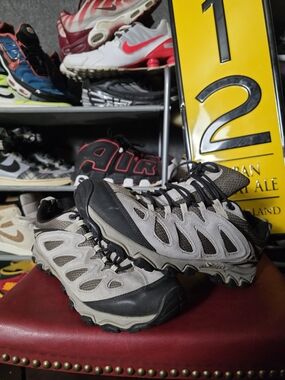 🔥 Merrell Size 11.5 Low-Cut Trail Shoe in Grey and Black